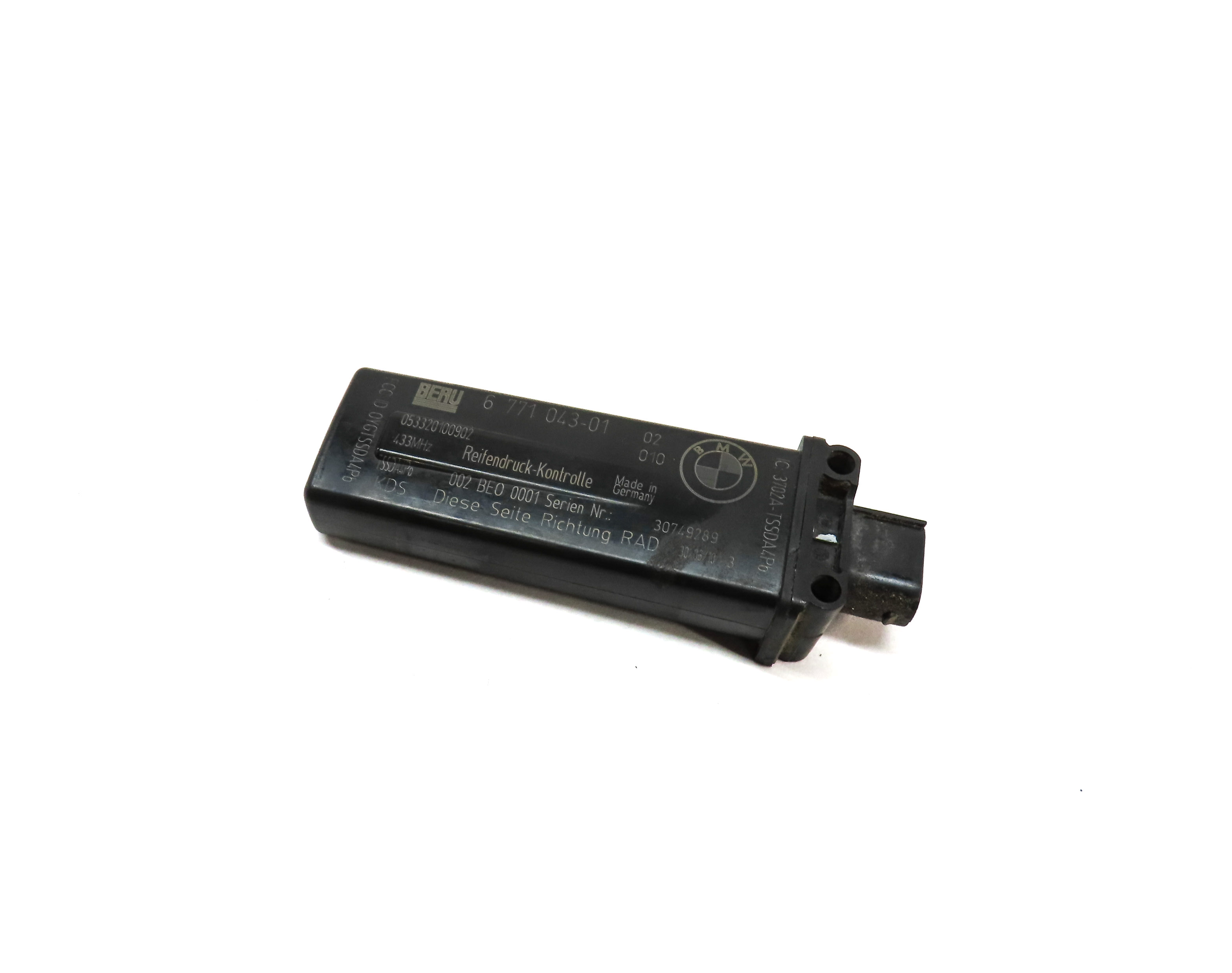 2011 BMW X5 (E70) TPMS TIRE AIR PRESSURE SENSOR ANTENNA MODULE — exact item pictured